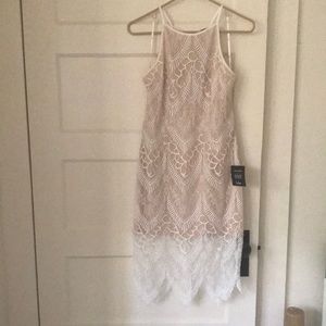Lulu’s white lace dress